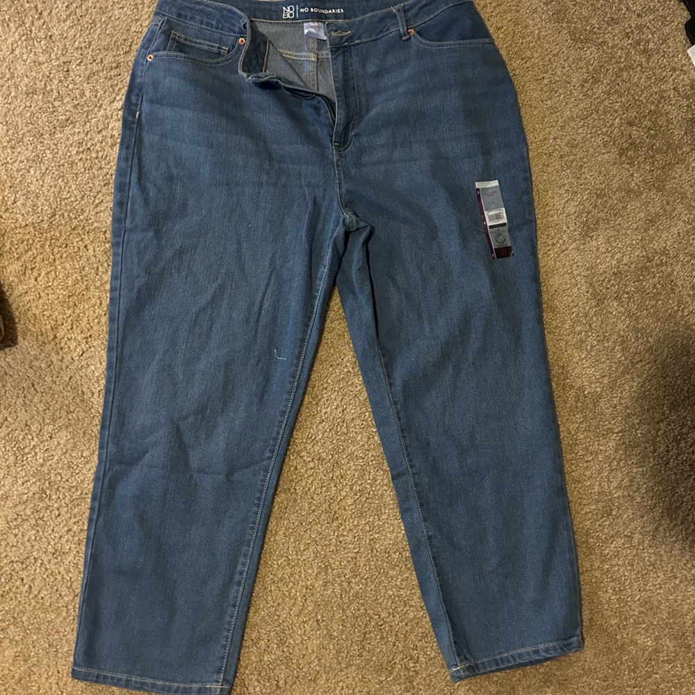 No boundaries, high-rise mom, jeans, size 19